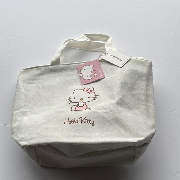 Miniso Sanrio Hello Kitty Trapezoid lunch bag - Picture 6 of 8